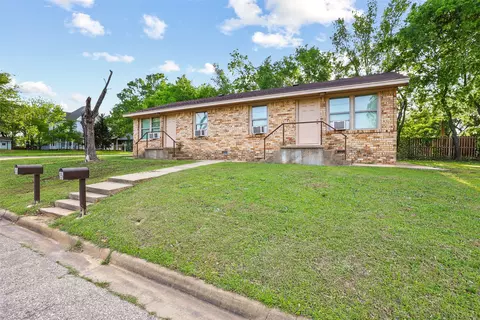 701 W Hull St #101-2, Denison, TX 75020