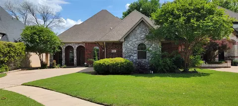 856 Merion Dr, Burleson, TX 76028