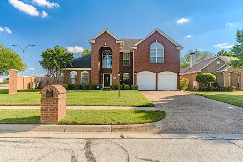 1200 Hillary Ln, Arlington, TX 76012