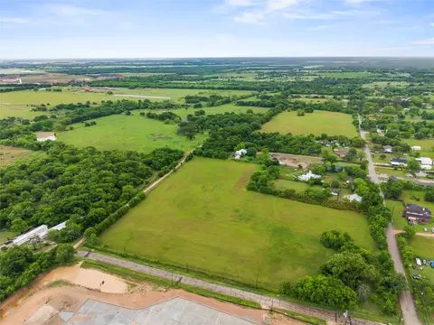 815 Wilson Rd, Bellmead, TX 76705
