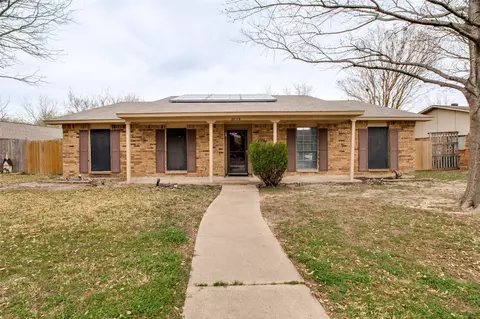 2034 Lewis Trl, Grand Prairie, TX 75052
