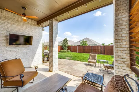 1412 Eclipse Rd, Aubrey, TX 76227