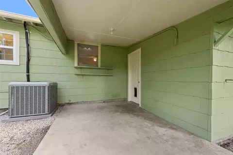 Exterior - 205 E 7th St, Kaufman, TX 75142 photo 7 of 7