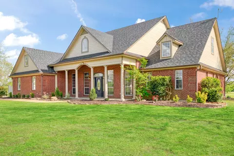 5804 Old Clarksville Rd, Reno, TX 75462
