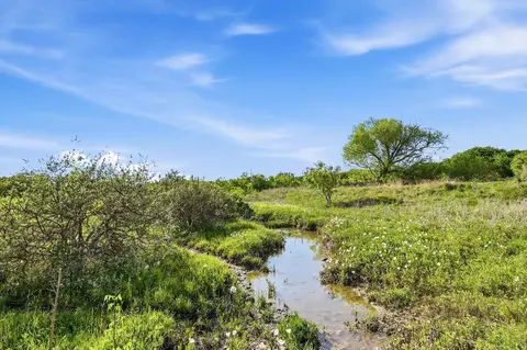 1601 Oak Grove Rd E, Fort Worth, TX 76028