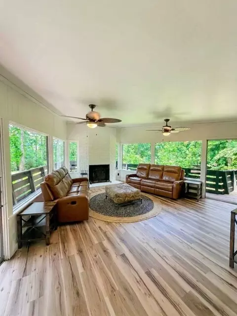 862 Lakeshore Dr, Brookeland, TX 75931