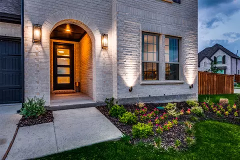 4104 Dartmoor Dr, Aubrey, TX 76227