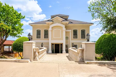 5001 Rio Vista Dr, Granbury, TX 76049