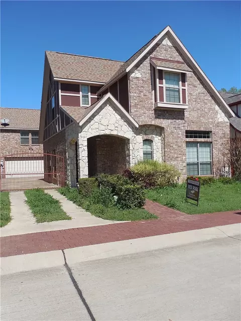 519 Rebecca Dr, Cedar Hill, TX 75104