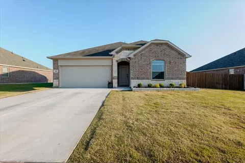 1221 Brazil St, Azle, TX 76020