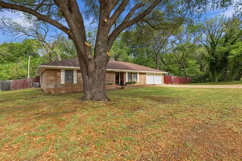 300 Hidden Valley Dr, Aledo, TX 76008