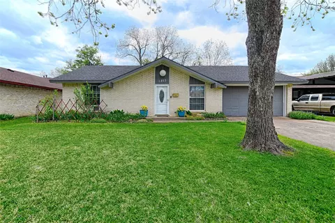 1853 Tompkins Dr, Grand Prairie, TX 75051