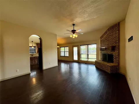 417 Lens St, Eastland, TX 76448