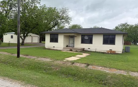 413 N Washington St, West, TX 76691