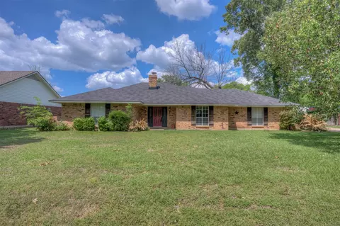 1911 Landau Ln, Bossier City, LA 71111