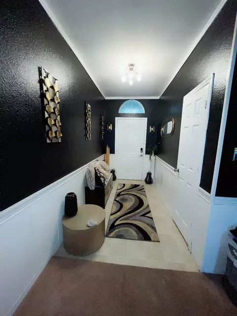 825 Forest Heights Dr, Crowley, TX 76036