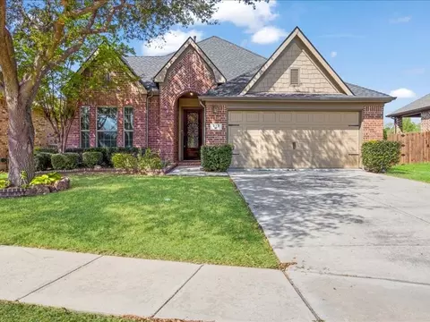 913 Partridge Dr, Aubrey, TX 76227