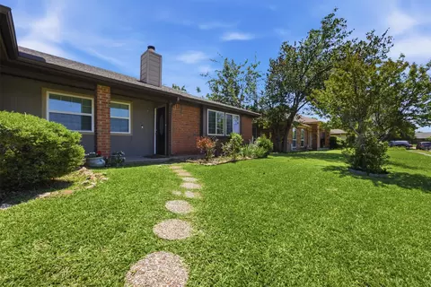 2216 Limestone Ln, Garland, TX 75040