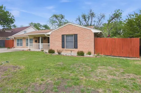 4216 Selkirk Dr W, Fort Worth, TX 76109