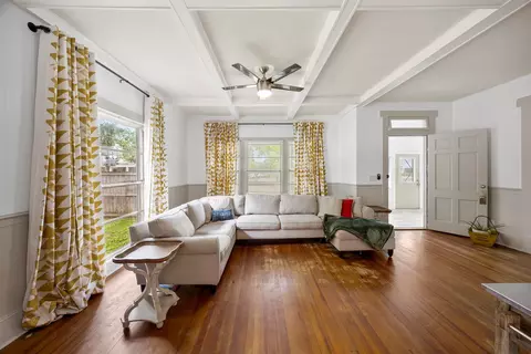 401 N Dallas St, Ennis, TX 75119