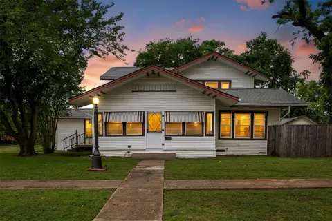 401 N Dallas St, Ennis, TX 75119