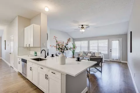 Kitchen - 7218 Compass Point Dr, Rowlett, TX 75089 photo 4 of 5