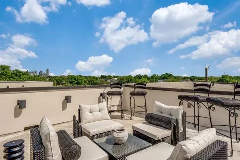 2043 Canada Dr, Dallas, TX 75212