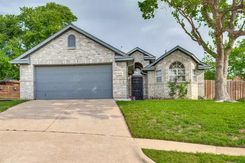 1808 Haley Cir, Carrollton, TX 75006