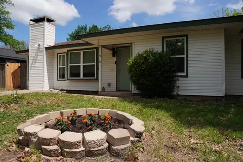 910 Pampa Dr, Mesquite, TX 75149