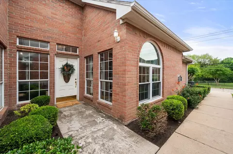 2313 Ragland Rd, Mansfield, TX 76063