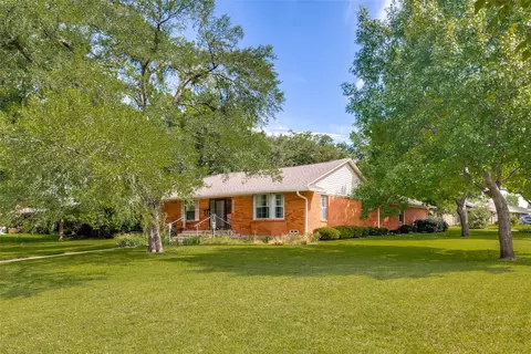 10208 Plummer Dr, Dallas, TX 75228