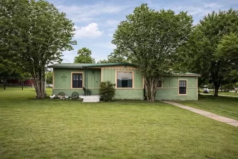 1271 Central Ave, Newark, TX 76071