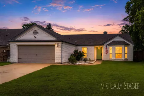 7802 Park Ln, Rowlett, TX 75089