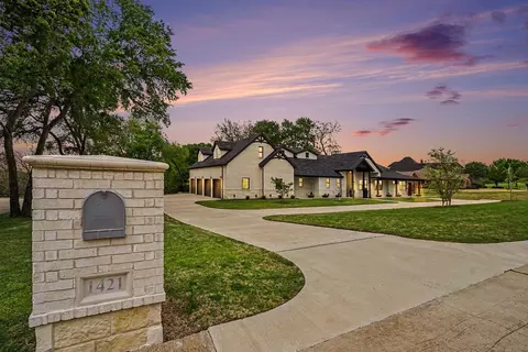 1421 Red Oak Cir, Farmersville, TX 75442