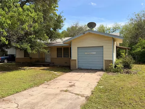 132 S Meadowbrook St, Robinson, TX 76706