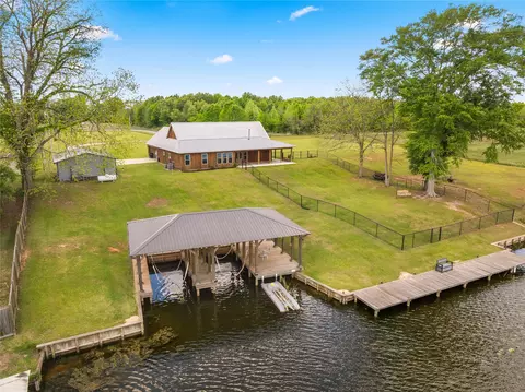 377 Robert Lacaze Rd, Natchez, LA 71456