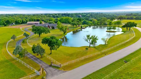 7583 Mountain View Rd, Aubrey, TX 76227