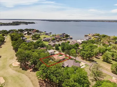 233 Hide A Way Dr, Mabank, TX 75156