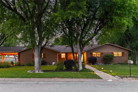 1700 16th St, Brownwood, TX 76801