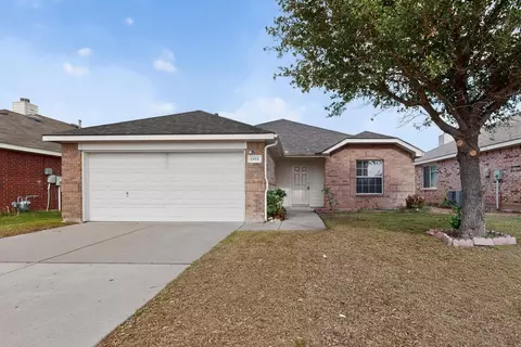1105 Roping Reins Way, Haslet, TX 76052