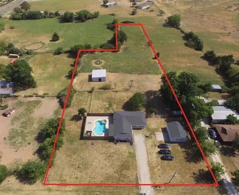 7301 Fishtrap Rd, Cross Roads, TX 76227