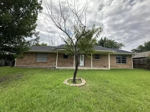 1406 N 6th St, Princeton, TX 75407