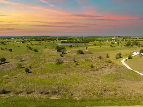7984 Lone Star Pkwy, Moody, TX 76557
