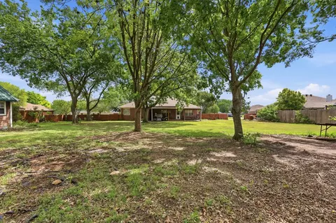 Exterior - 6421 Peak View Ct, Midlothian, TX 76065 photo 2 of 8