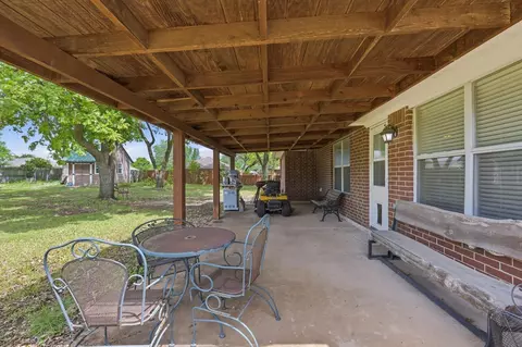 Exterior - 6421 Peak View Ct, Midlothian, TX 76065 photo 5 of 8