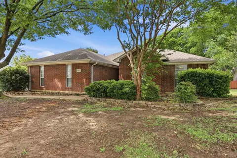 Exterior - 6421 Peak View Ct, Midlothian, TX 76065 photo 7 of 8