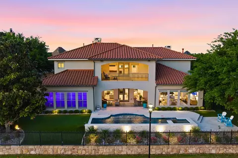 5767 Waters Edge Dr, Irving, TX 75039