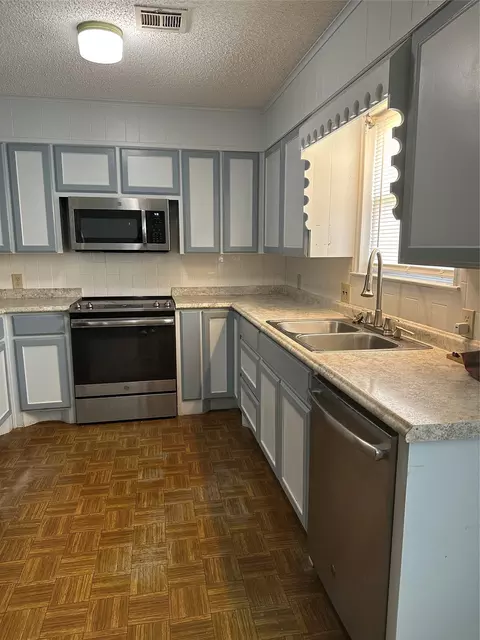 Kitchen - 200 Earle Rd, Hewitt, TX 76643 photo 1 of 1