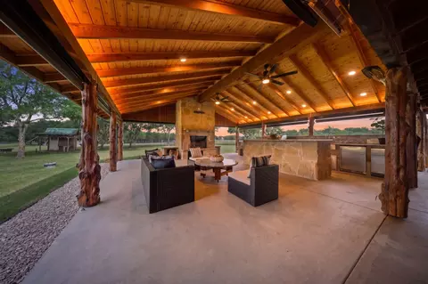 465 Emberson Ranch Rd, Pilot Point, TX 76258