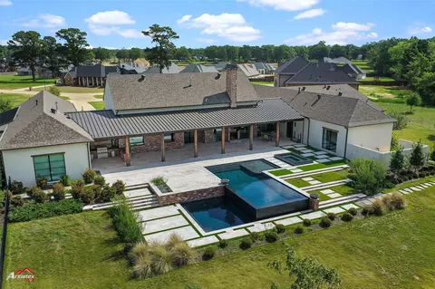 Exterior - 236 Sam Willen Dr, Benton, LA 71006 photo 4 of 9